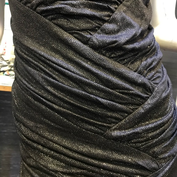 Ruched body con Dress-New✨ - Picture 7 of 8